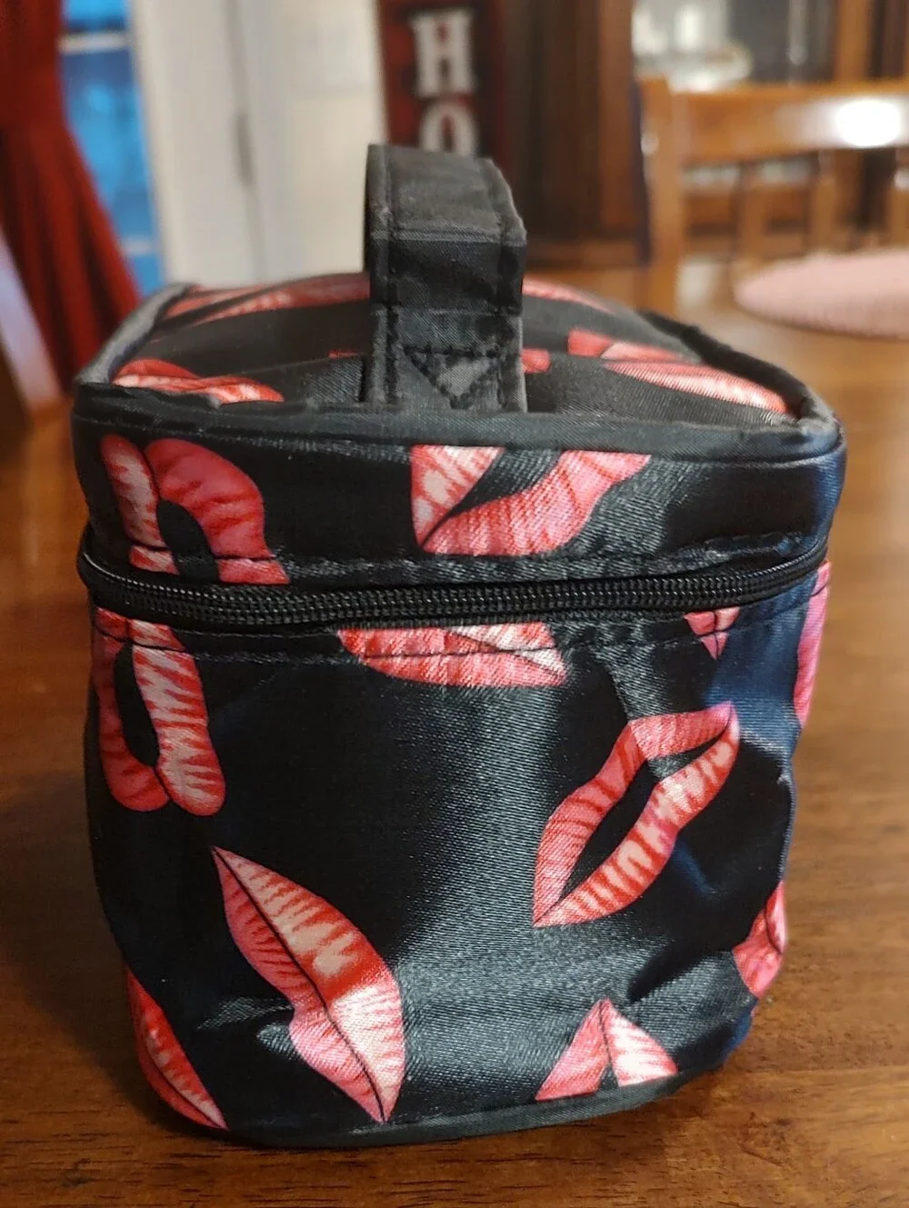Black Lip-Print Travel Cosmetic Case - Women Bags